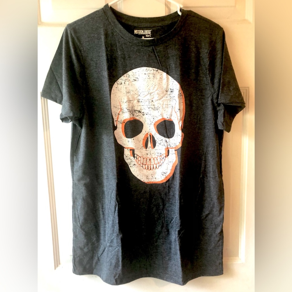 Men’s Mission Ridge Gray White Orange Skull Motif Halloween Tee Shirt Small NWOT